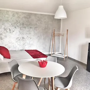 Red Tower Venice - 2 Mins From Vce Airport- Free Wifi , Tessera Italien